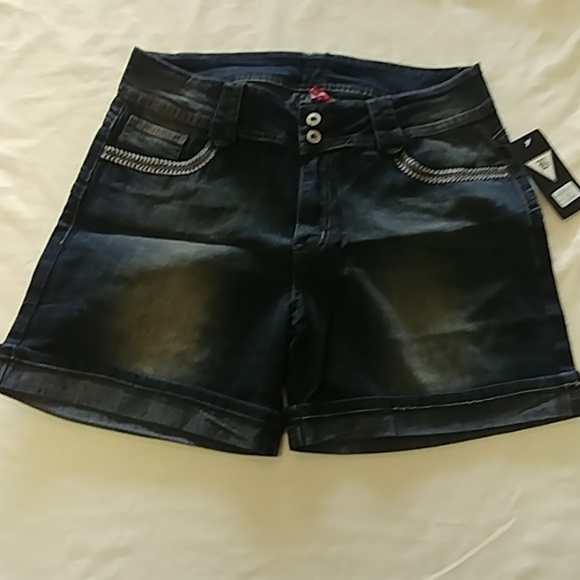 BE-GIRL Pants - Shorts BE-GIRL Pants - Shorts